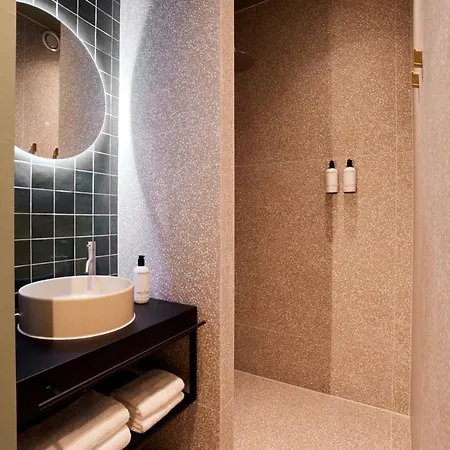 Heavens Hotel 4*