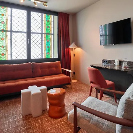 Heavens Hotel 4*