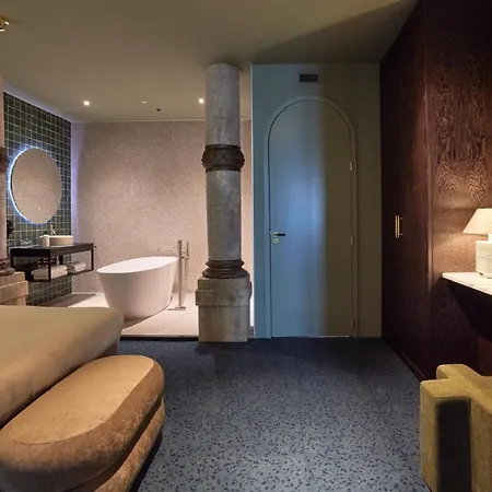 Hotel Heavens
