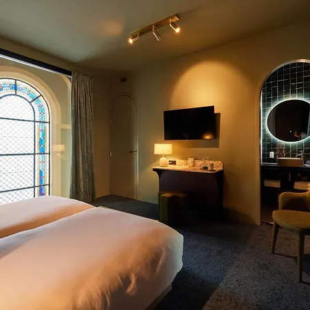 Heavens Hotel 4*