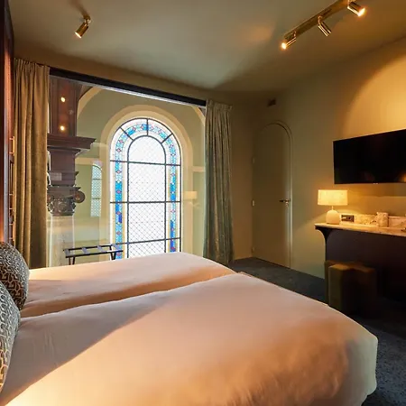 Hotel Heavens