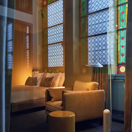 Hotel Heavens